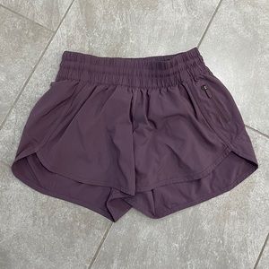 Lululemon Tracker 4” short